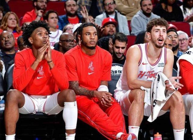 西悉尼流浪者冲击季军，年轻球员表现亮眼的简单介绍