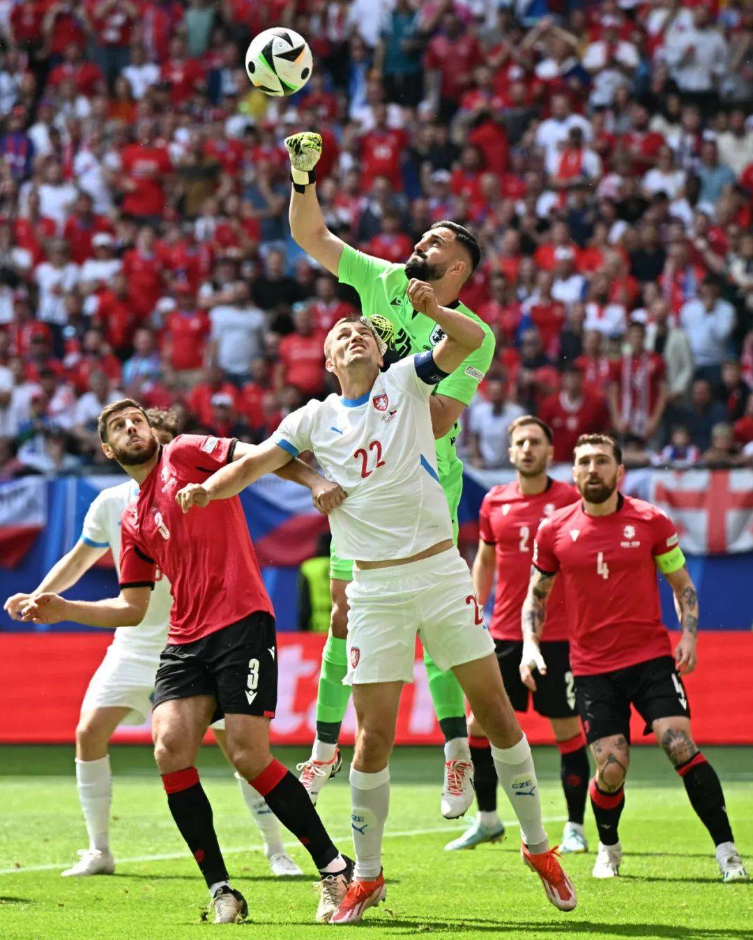 广州队爆发神级表现,欧洲杯被彻底压制,爆冷的简单介绍 广州队爆发神级表现,欧洲杯被彻底压制,爆冷的简单介绍