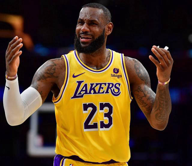 詹姆斯缺席比赛,湖人惨遭溃败 詹姆斯缺席比赛,湖人惨遭溃败