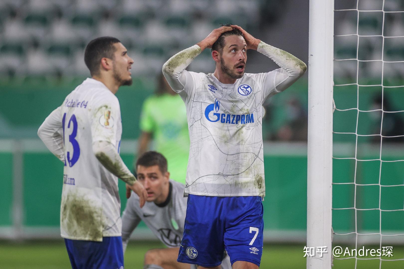 关于沙尔克逆转战胜沃尔夫斯堡,跻身积分榜前列的信息 关于沙尔克逆转战胜沃尔夫斯堡,跻身积分榜前列的信息