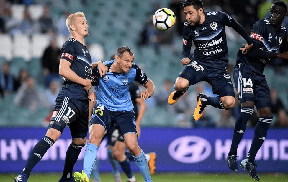 爱游戏app下载-抵御对手猛烈进攻，球队奏响胜利号角