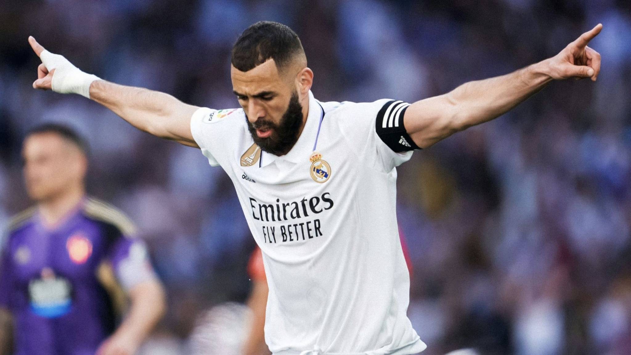 抵御对手猛烈进攻，球队奏响胜利号角