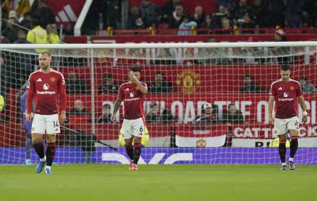 爱游戏官方入口-曼联主帅提前下课，球队陷入困境