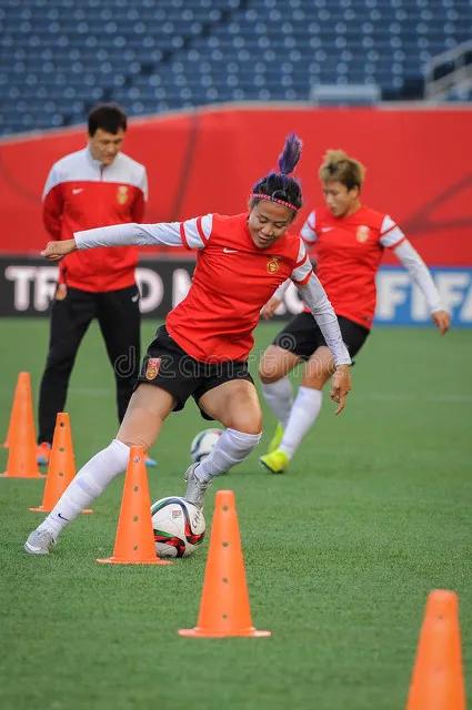 爱游戏体育官网-关于拼尽全力！女足球员在比赛中力求胜利的信息