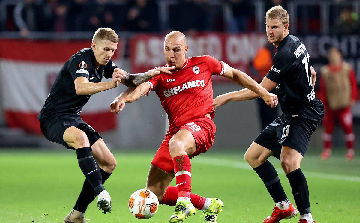 爱游戏体育下载-包含沃尔夫斯堡与法兰克福交手，争夺三分胜利的词条