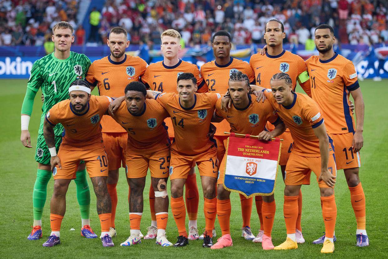 包含荷兰代表队经过激烈角逐，获得第一名的词条