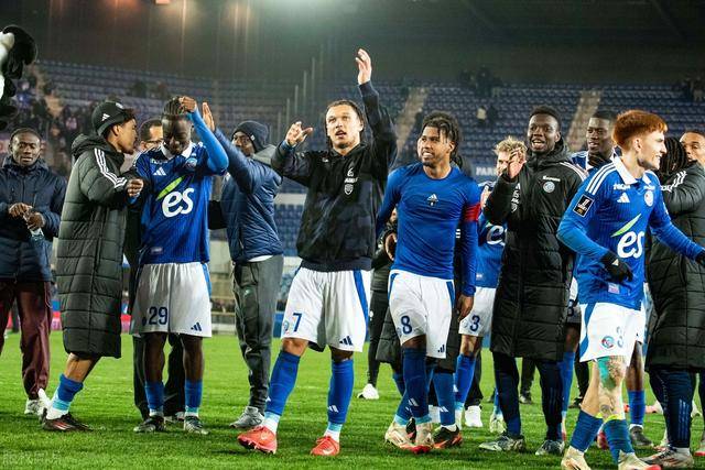 关于斯特拉斯堡主场告捷，法甲保级形势微妙的信息