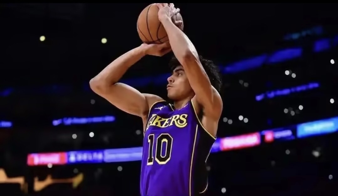 教练战术调整,球队整体表现有所改观 教练战术调整,球队整体表现有所改观