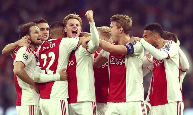 包含阿贾克斯再获胜，欧冠四强之路密布奇迹！的词条