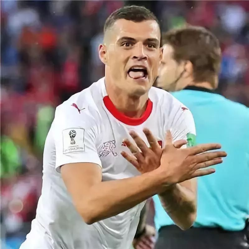 比利时国脚高接低挡,塞尔维亚队狭胜,十分激烈的对决吸引着全世界的目光 比利时国脚高接低挡,塞尔维亚队狭胜,十分激烈的对决吸引着全世界的目光