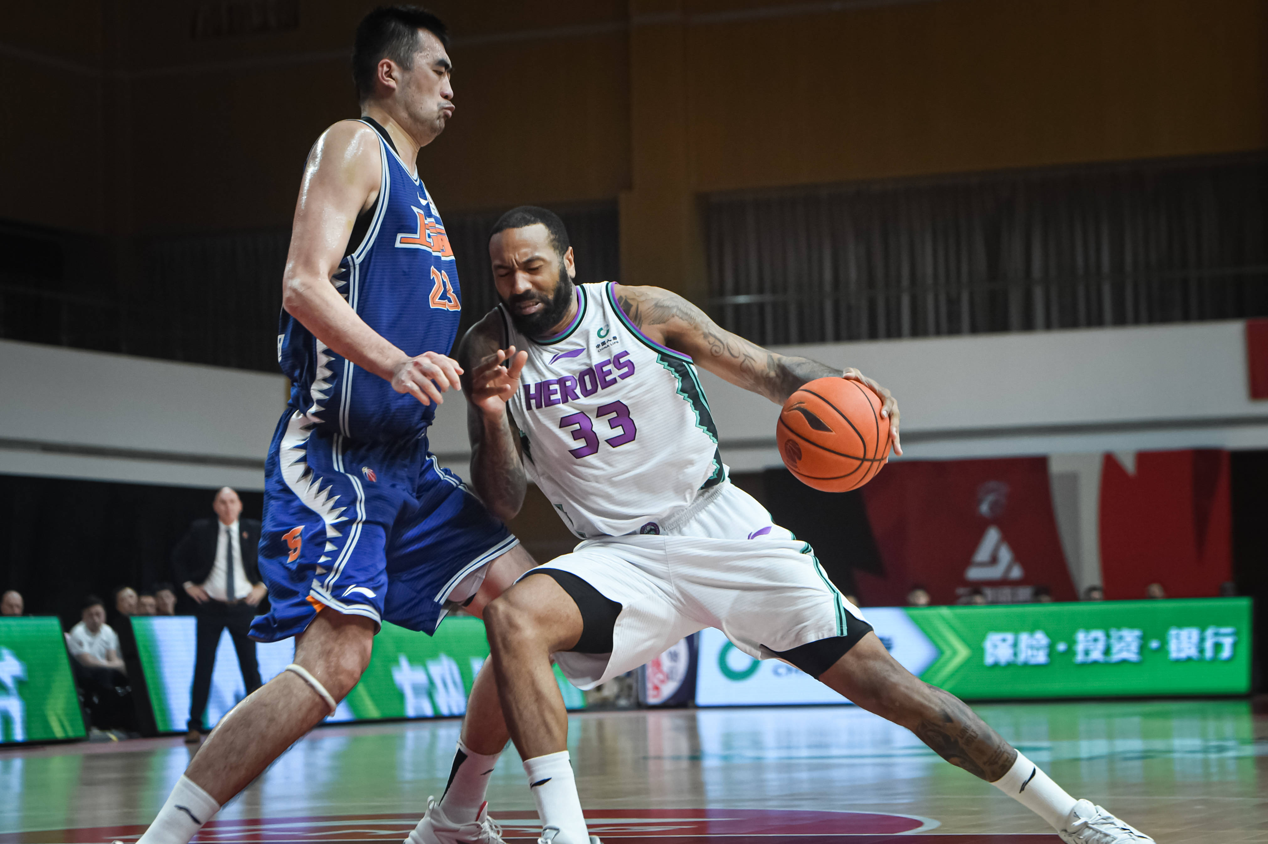 包含职业篮球赛事:上海队凭借关键对抗胜出的词条 包含职业篮球赛事:上海队凭借关键对抗胜出的词条