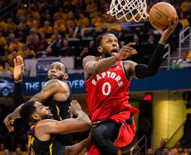 包含瓦兰奇砍下分，猛龙击败骑士再度胜利的词条