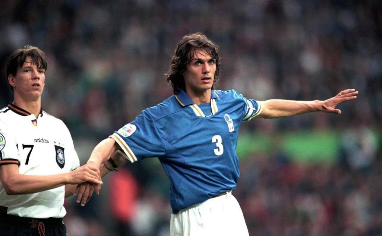 意大利队奋力冲击,赢得冠军称号 意大利队奋力冲击,赢得冠军称号