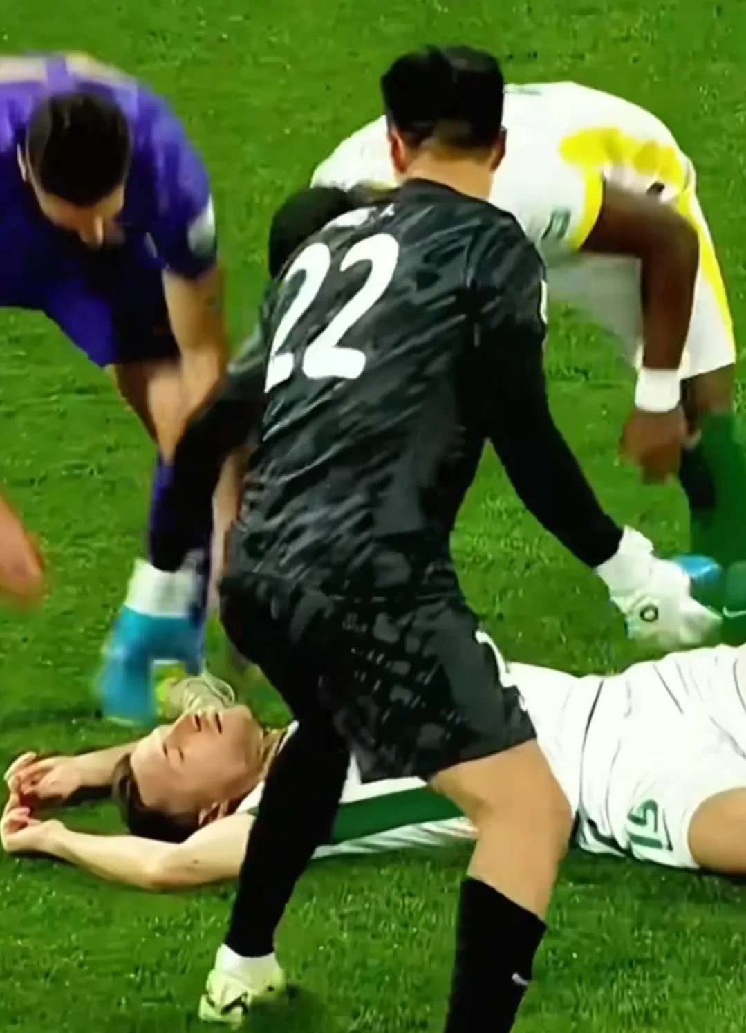 爱游戏体育平台-包含球员个人突破，击溃对手防线的词条