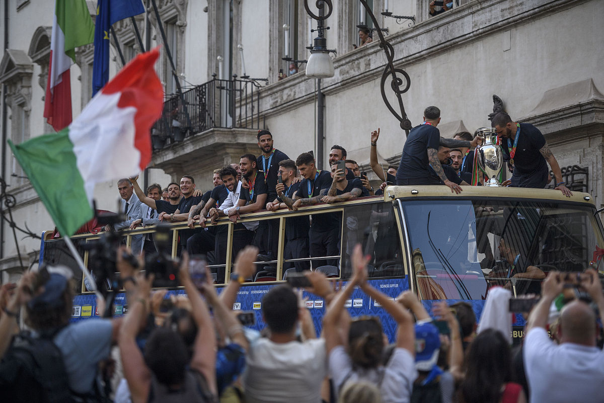 德国队面对乌克兰，赛场卫冕风云