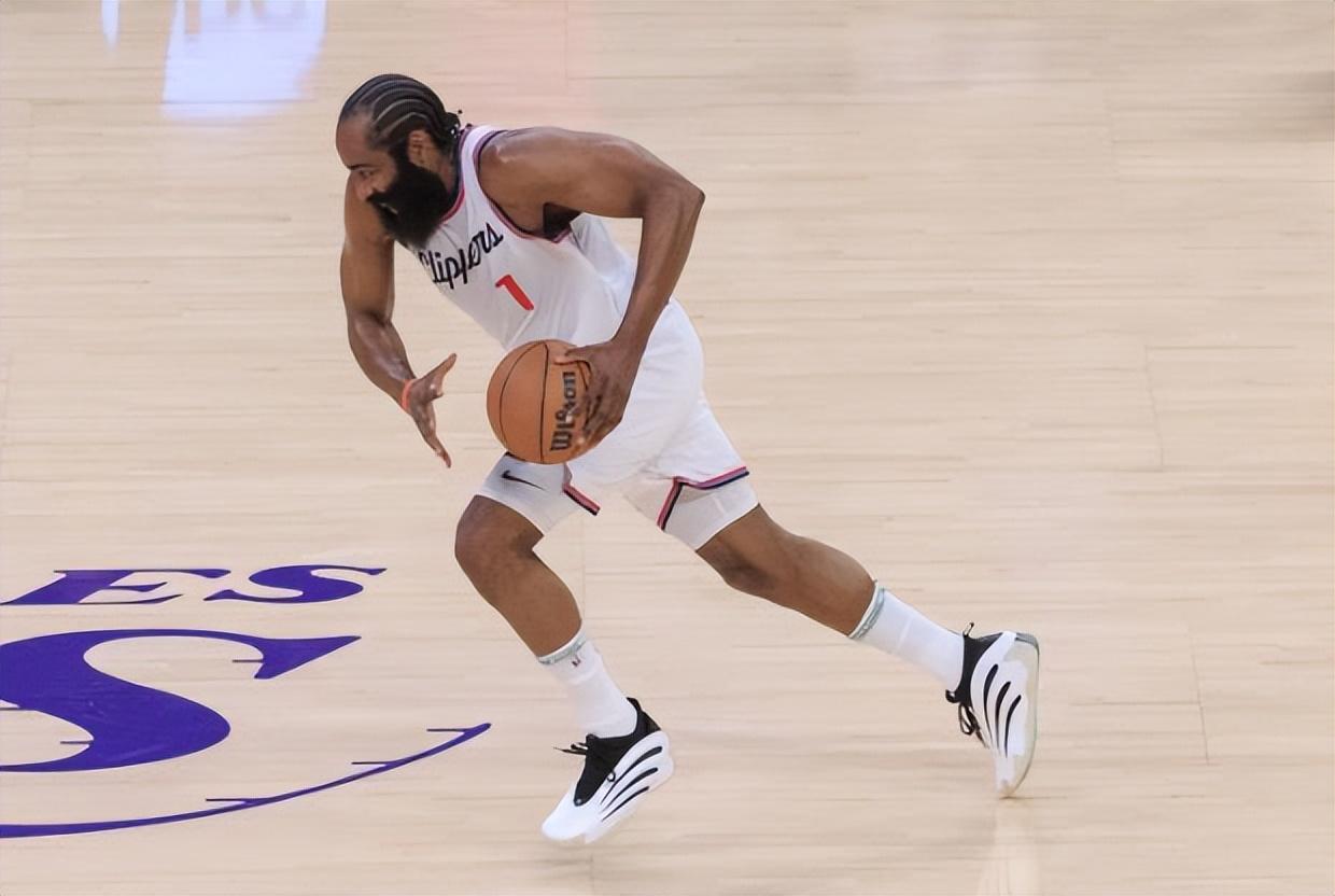 关于快船球员因伤缺席,战绩直线下滑的信息 关于快船球员因伤缺席,战绩直线下滑的信息