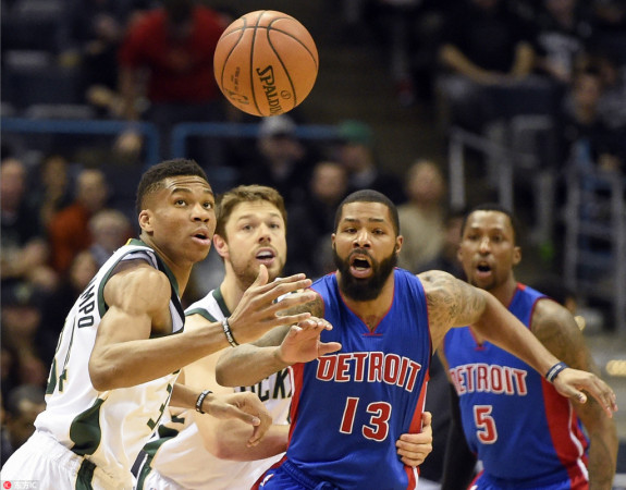 小牛惨败马刺，遭遇四连败