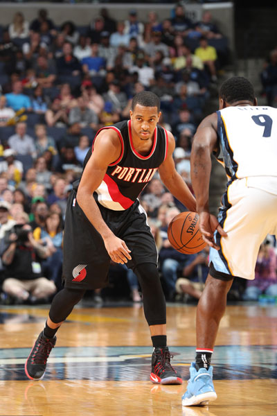 开拓者客场擒灰熊,止颓势 开拓者客场擒灰熊,止颓势