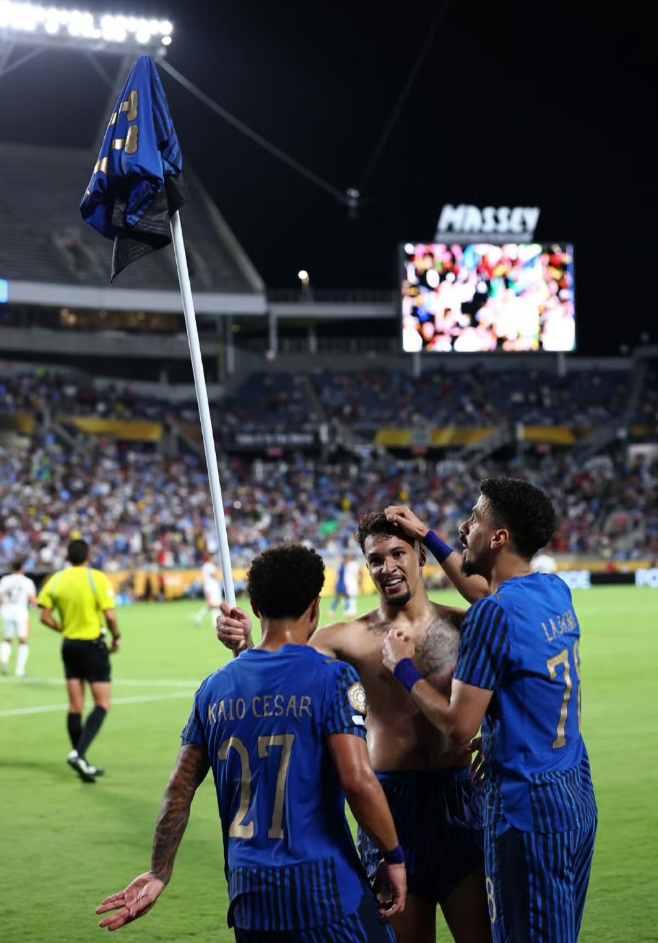 爱游戏体育网站-东南亚球队闯入决赛，展开巅峰对决