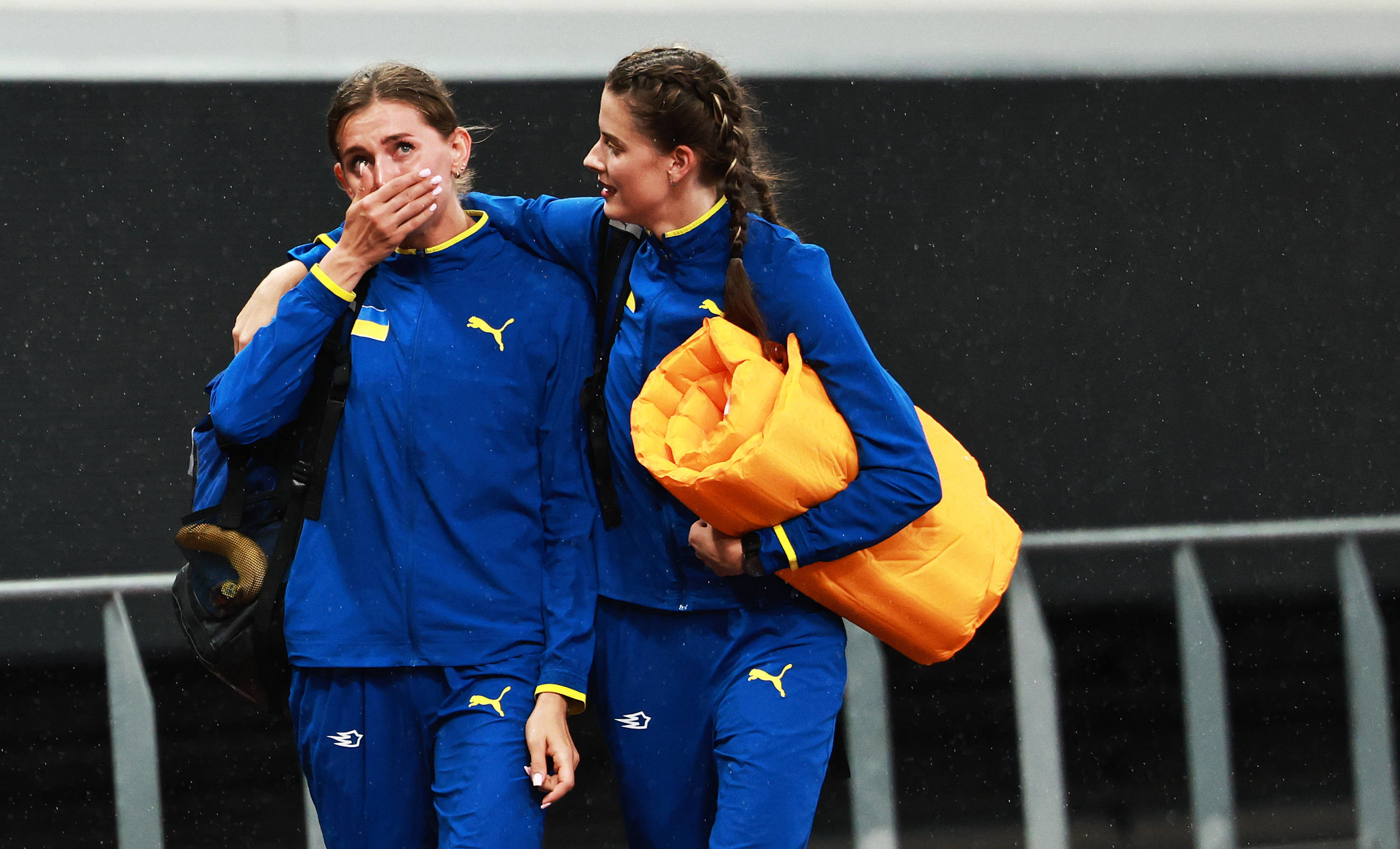 包含田径女子跳高决赛俄罗斯选手勇夺金牌的词条