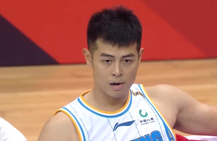 爱游戏网页版入口-包含富力后卫出色发挥，助球队赢得关键三分的词条