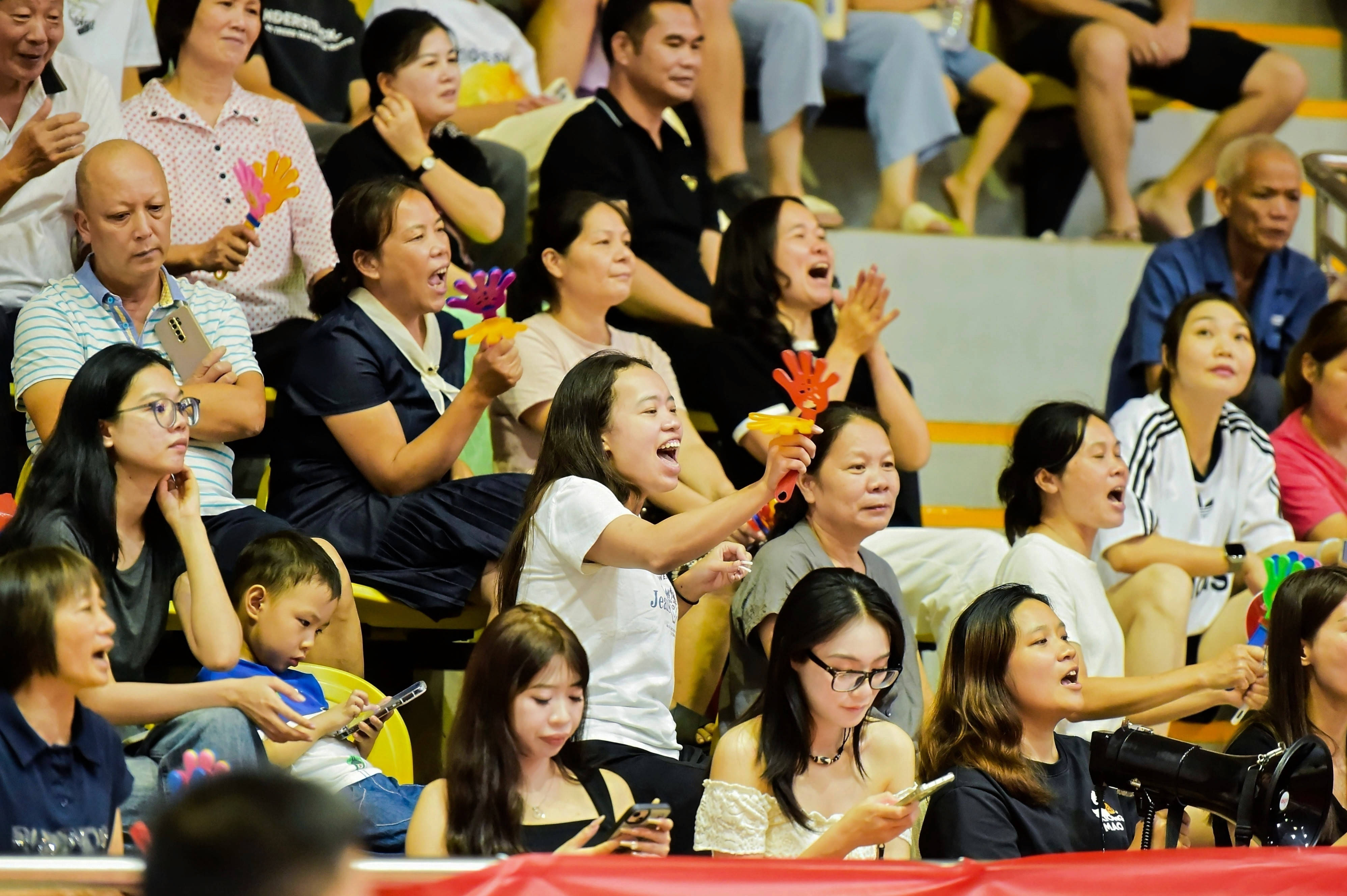 爱游戏官网-关于火爆篮球赛事吸引大批球迷观赛激动不已的信息