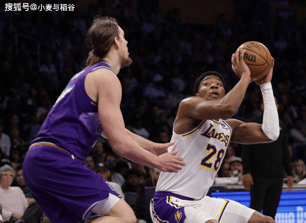 爱游戏体育网站-纽扣锋线大将场均得分超20，实打实的简单介绍